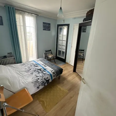 Logement Sur Paris Et Belle Vue Apartmán *